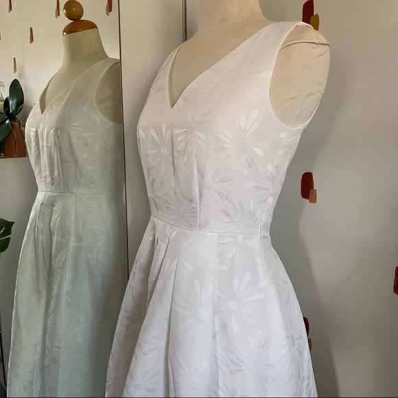 White Tahari Floral Party/Bridal Dress - Picture 3 of 5